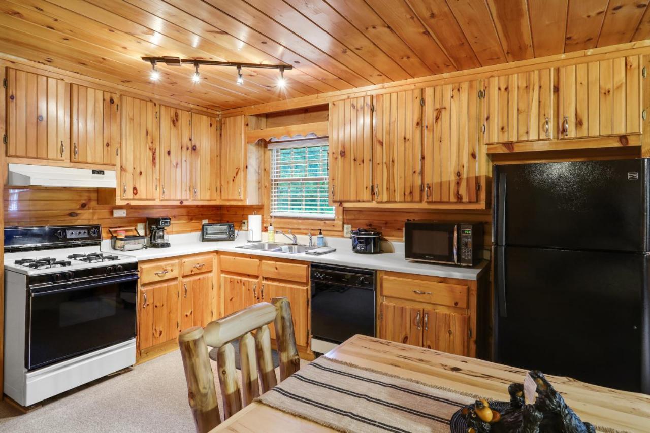 2 Separate Cabins Along A Peaceful Creek With Resort Amenities Ellijay Exterior photo