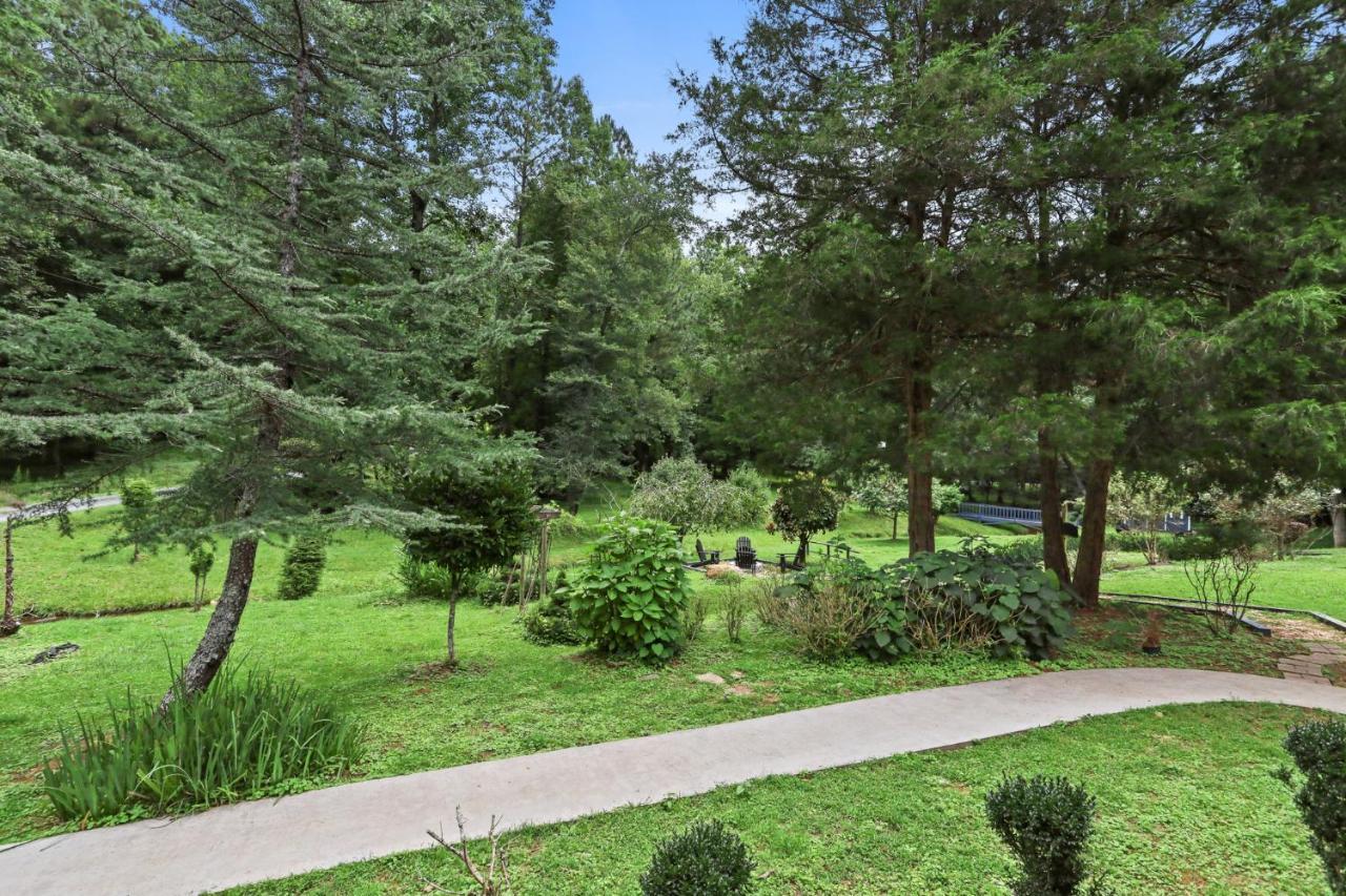 2 Separate Cabins Along A Peaceful Creek With Resort Amenities Ellijay Exterior photo