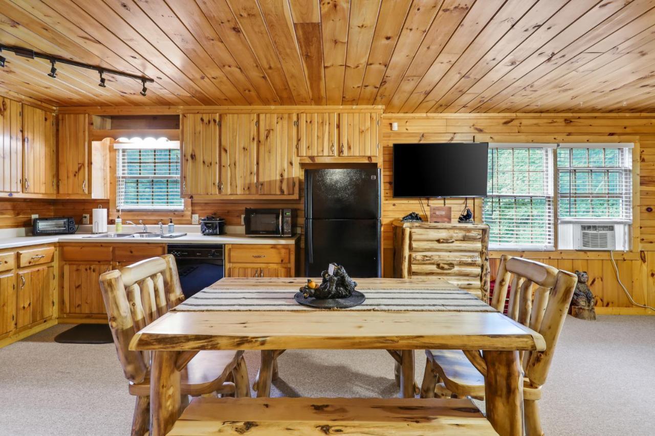 2 Separate Cabins Along A Peaceful Creek With Resort Amenities Ellijay Exterior photo